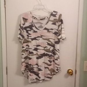 Maurice’s 24/7 - Pink and Black Camo - Large - Short Sleeve Top